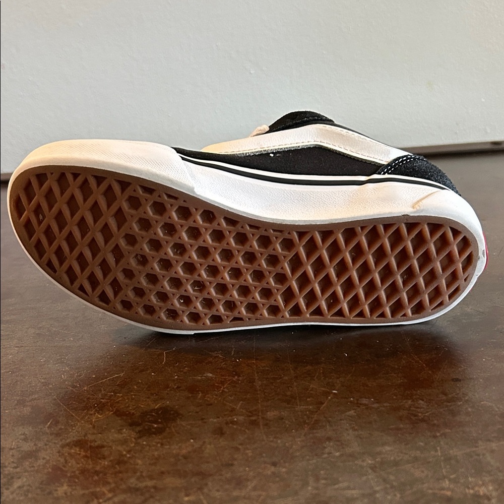Vans Knu Skool Black and White Low-Top Skate Sneakers - Picture 12 of 14